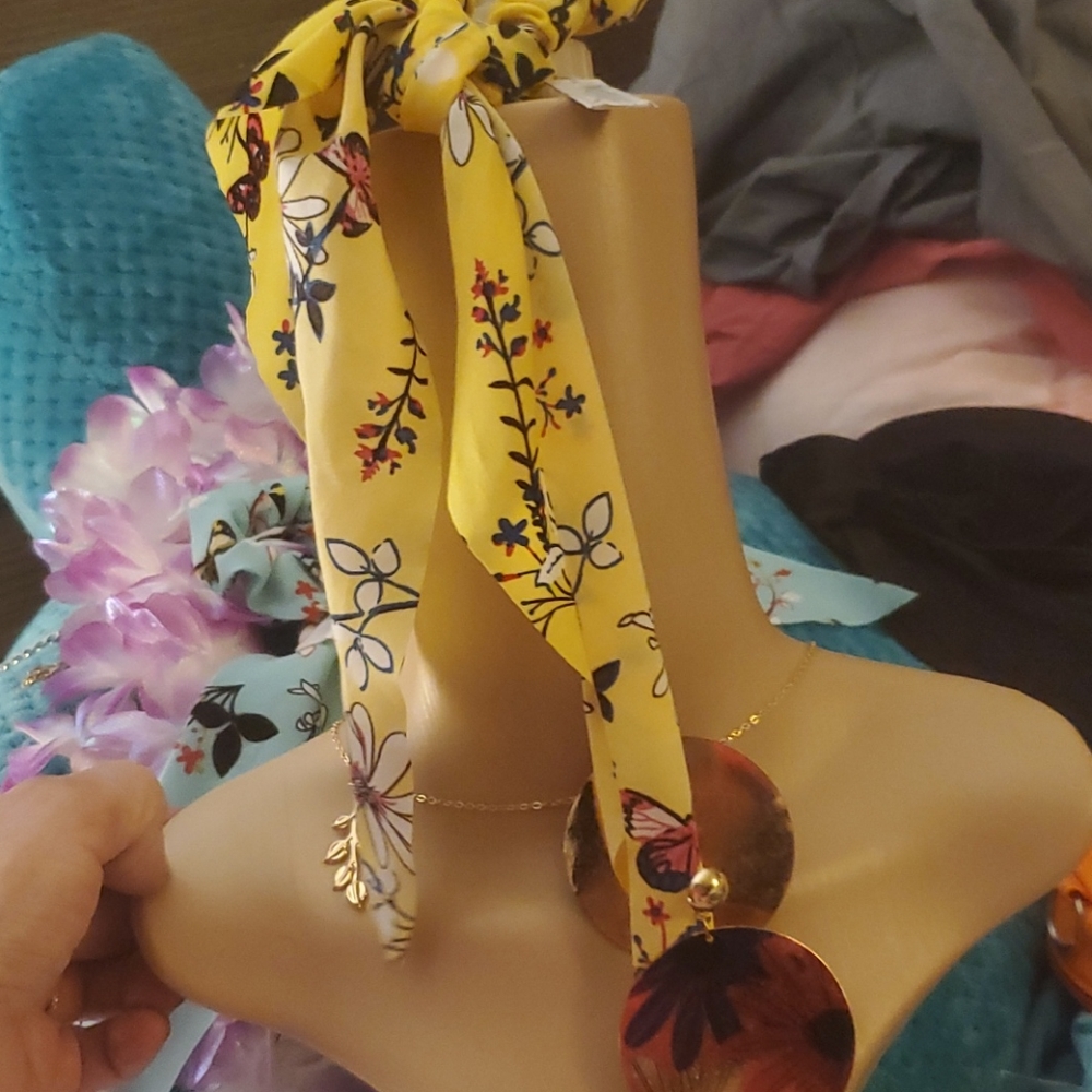 Package of 3 ladies hot trending accessories